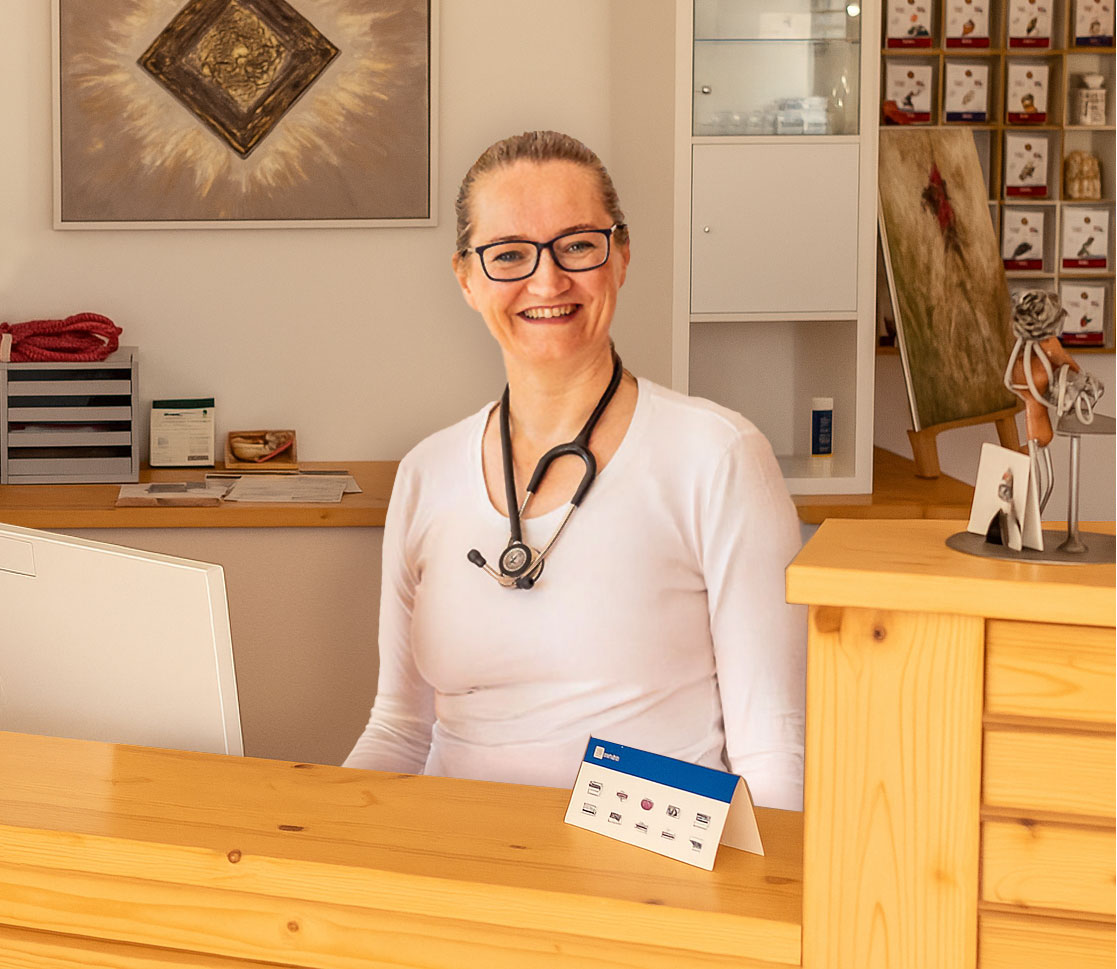 Kristina Iffland begrüßt Sie am Empfang